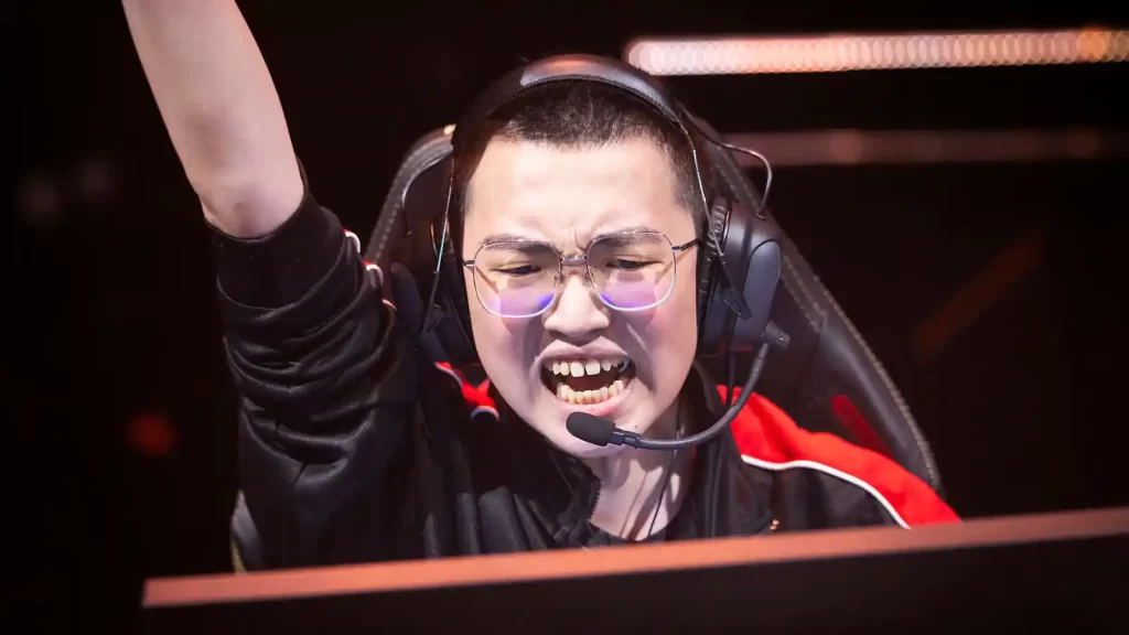 KangKang Valorant player