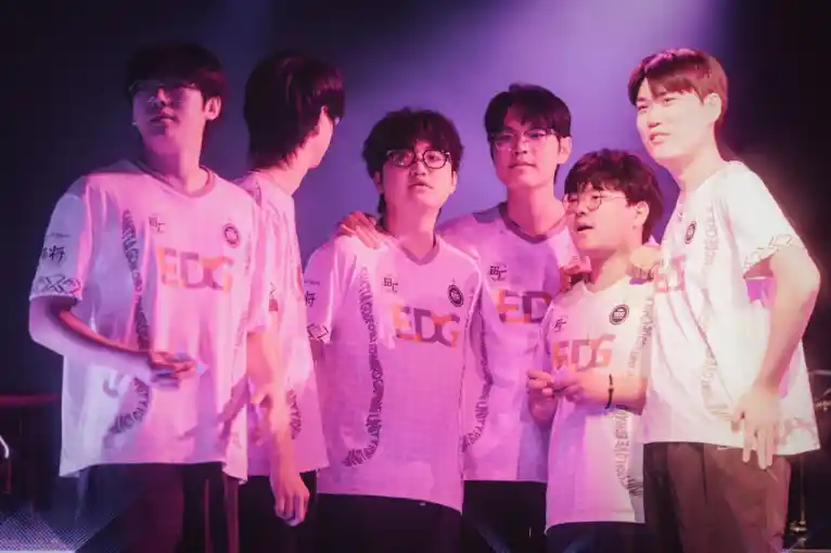 T1 and G2 eliminate EDG and XLG from the Santiago Masters
